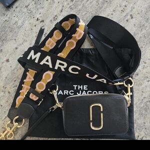 Marc Jacobs Black and Gold Accent Bag With EXTRA ROSE GOLD STRAP